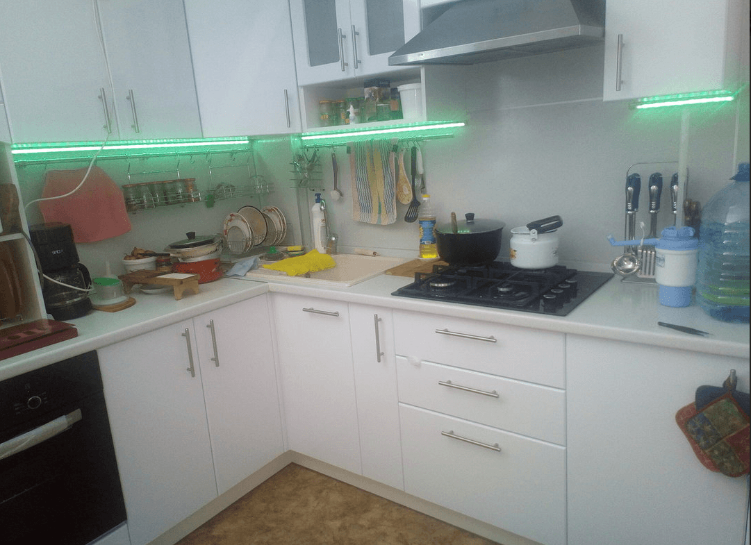 готовый вариант подсветки кухни светодиодной подсветки